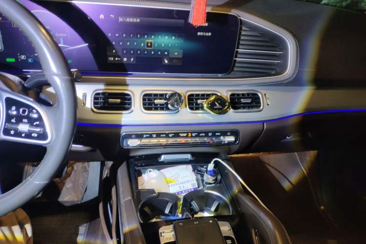 Used Mercedes-Benz GLE 2020 Facelifted GLE 450 4MATIC Stylish Edition Audio And AC Panel