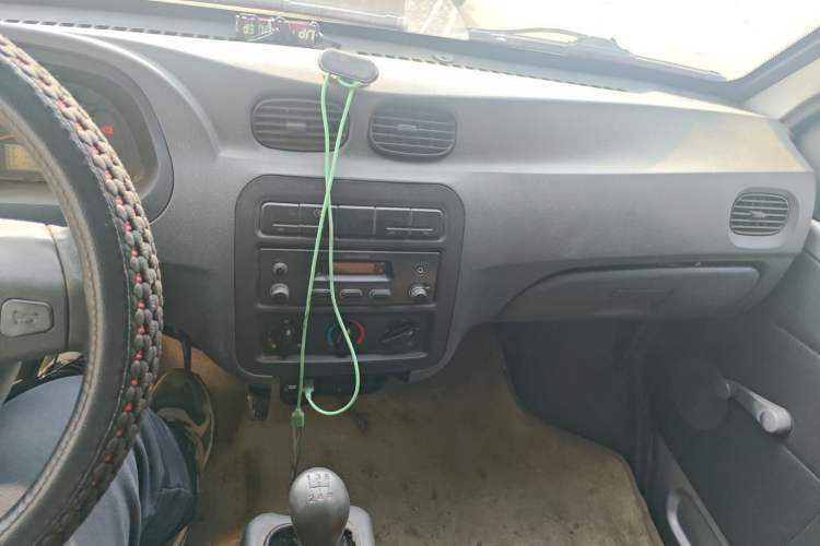 Used Wuling Zhiguang 2010 1.0L New Version Practical Edition with Short Body
