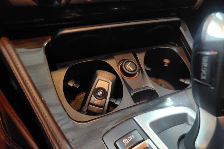 Used BMW 5 Series 2014 525Li Luxury Design Package