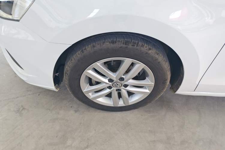 Used Volkswagen Jetta 2019 Dream Edition 1.4L Manual Fashion Version
