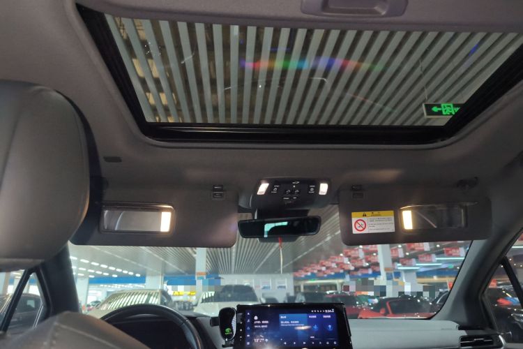 Used Toyota SIENNA 2023 2.5L Hybrid Deluxe Edition