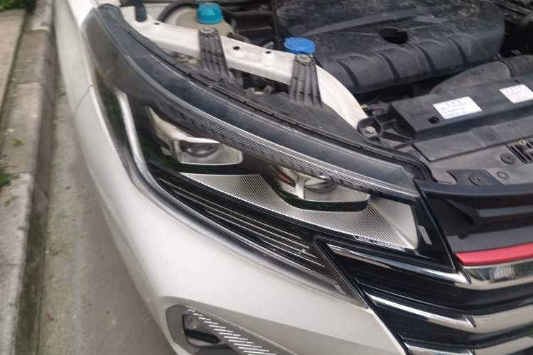 Used GAC Trumpchi GS3 2022 POWER 270T Automatic Luxury Edition Right Front Headlight