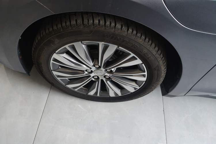 Used Hongqi E-QM5 2024 610 km PLUS