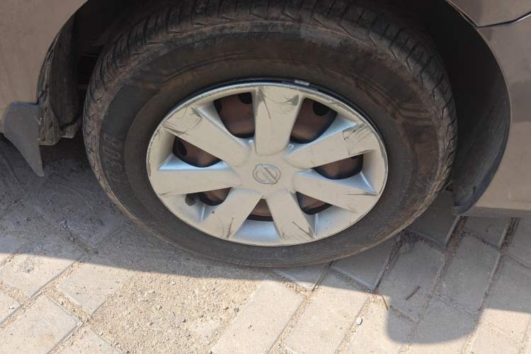 Used Nissan Sunny 2015 1.5XE Manual Comfort Edition Right Front Wheel Hub