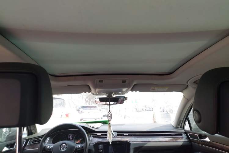 Used Volkswagen Magotan 2019 330TSI DSG Luxury Model China V Standard Headliner