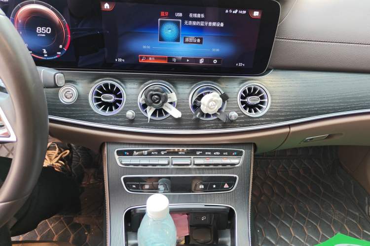 Used Mercedes-Benz E-Class 2022 Revised Version E 300 L Luxury Edition Audio And AC Panel