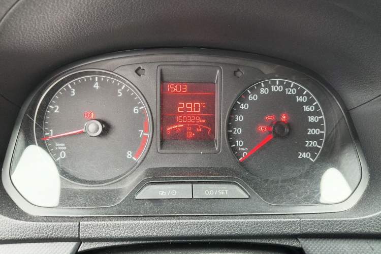 Used Volkswagen Jetta 2015 Value Edition 1.6L Manual Fashionable Style Odometer Close Up