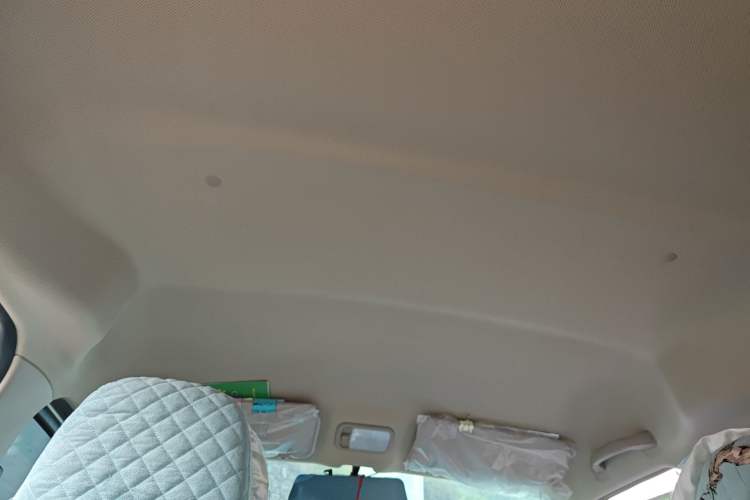 Used Wuling Rongguang S 2023 1.5L Base Version 5/7 Seats Headliner