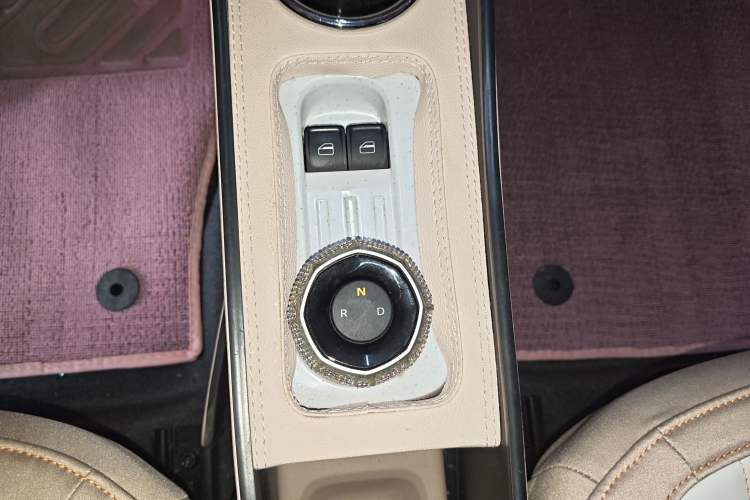 Used Geely Galaxy Panda 2024 Panda Mini 200km Endurance Bear
