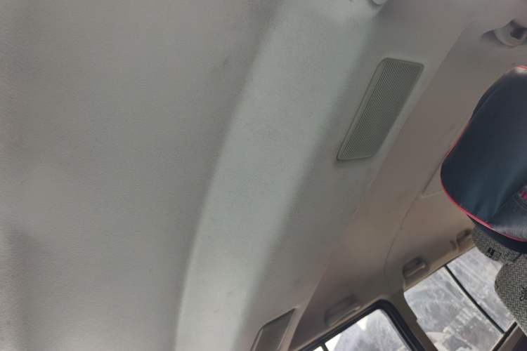 Used Jinbei Hiace King 2021 2.0L Business King Series Comfort Edition Standard Top 9-Seater 1TZS Headliner