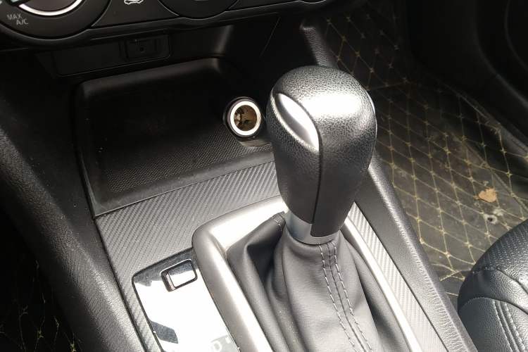 Used Mazda 3 Axela 2017 Sedan 1.5L Automatic Comfort Model China VI Standard Gear Lever