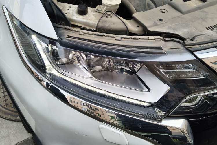 Used Mitsubishi Outlander 2016 2.4L 4x4 Luxury Edition 7-Seater