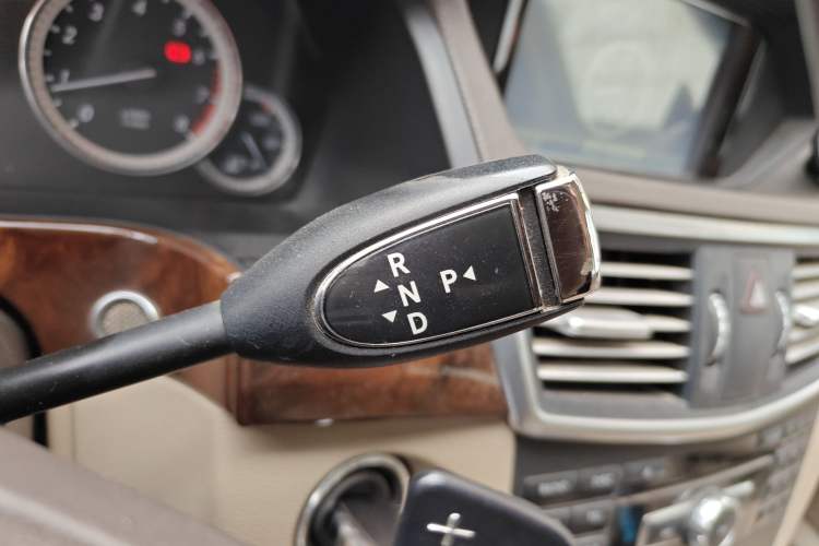 Used Mercedes-Benz E-Class 2013 E 260 L CGI Elegant Model
