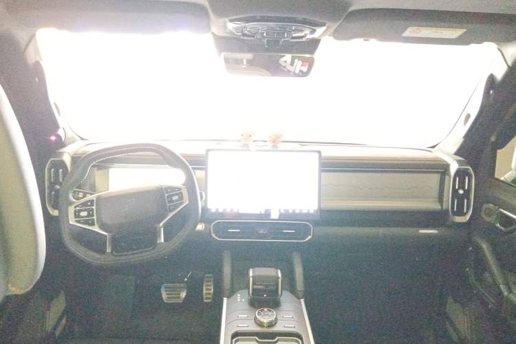 Used JETOUR Traveler 2023 2.0T All-Wheel Drive CrossPRO+ Center Console