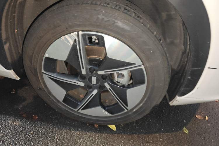 Used Geely Galaxy E5 2024 440km Launch Edition Right Front Wheel Hub