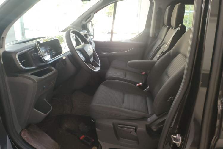 Used Ford Transit 2023 2.0T Gasoline Automatic Multi-Function Commercial Vehicle Short Wheelbase Low Roof 5/6 Seats