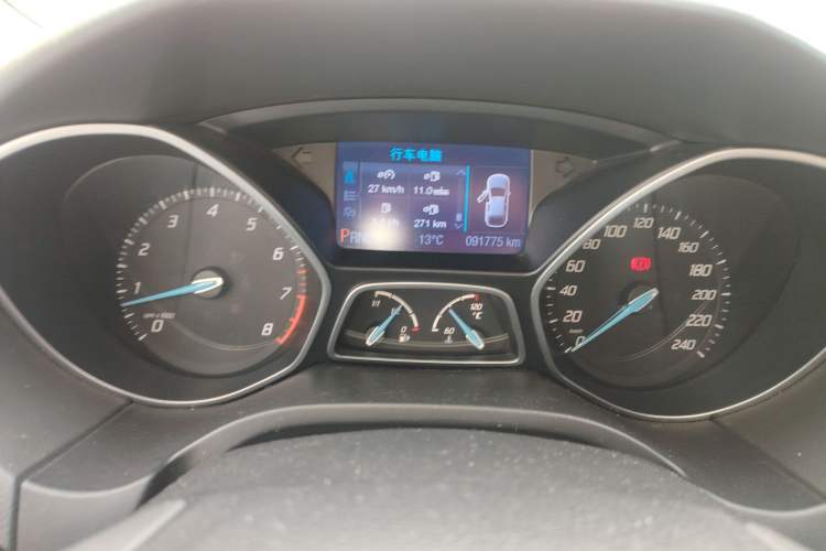 Used Ford Focus 2012 Hatchback 2.0L Automatic Luxury Sport Model
