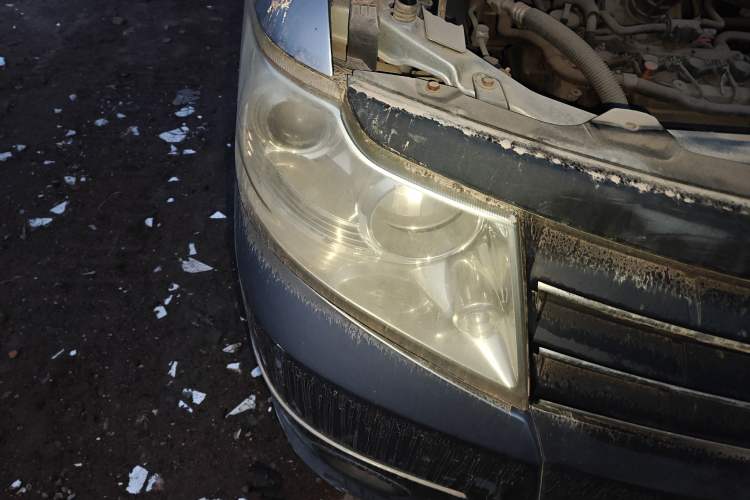 Used Dongfeng Shuaike 2011 1.5L Manual Standard Model 7 Seats China IV Standard Right Front Headlight