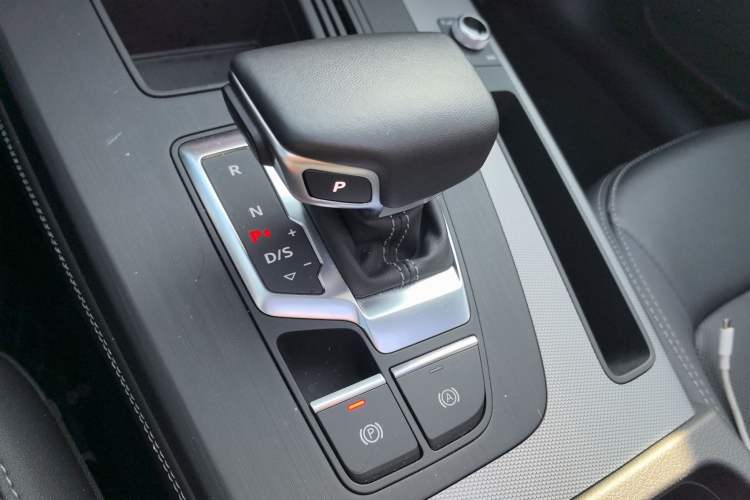 Used Audi Q5L 2023 40T Fashionable and Elegant Version