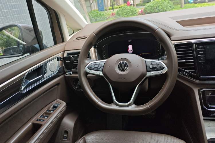 Used Volkswagen Viloran 2020 330TSI Luxury Edition