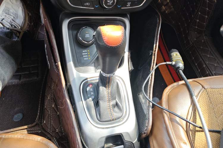 Used Jeep Compass 2017 200T Automatic Family Enjoyment Four-Wheel Drive Edition