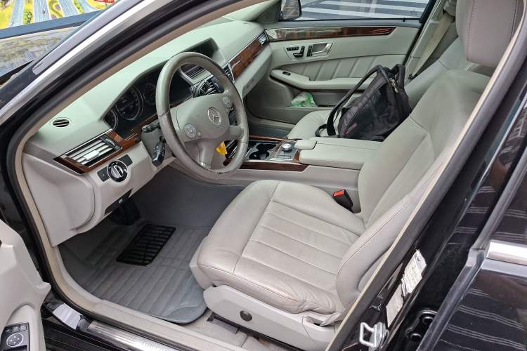 Used Mercedes-Benz E-Class 2013 E 300 L Elegant Model
