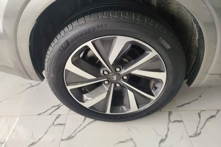 Used Li Auto ONE 2021 Extended-Range 6-Seater Version Right Rear Wheel Hub