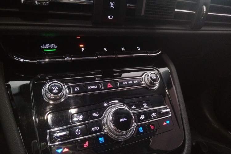 Used Lincoln Corsair 2021 2.0T Two-Wheel-Drive Luxury Edition Gear Lever