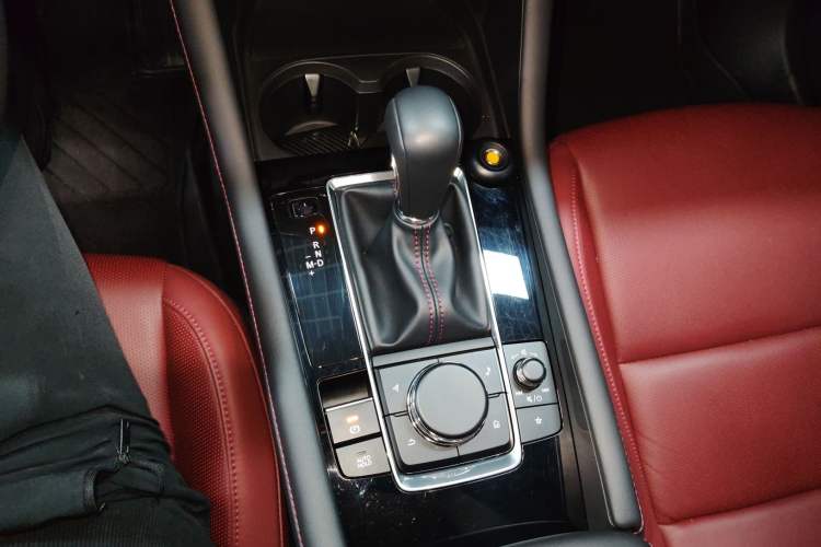 Used Mazda 3 Axela 2023 2.0L Automatic ZhiZhen Edition Gear Lever