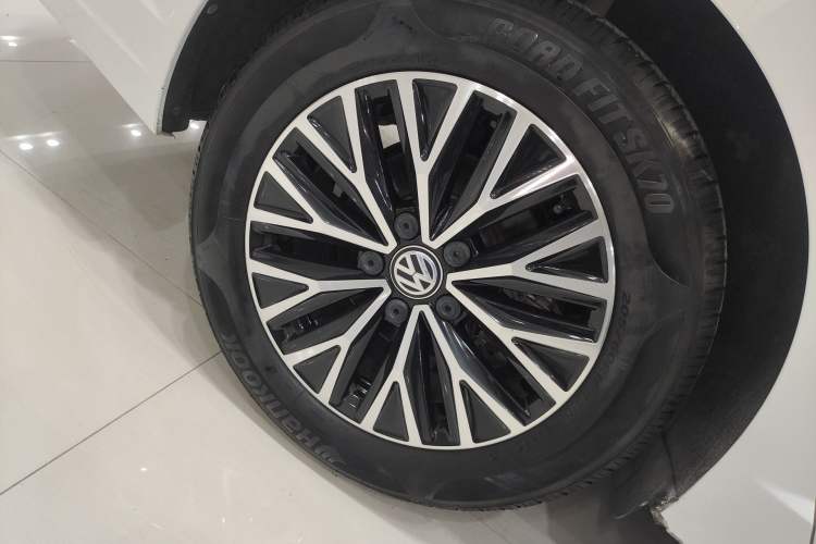 Used Volkswagen Sagitar 2021 200TSI DSG Comfort Connect Edition Right Rear Wheel Hub