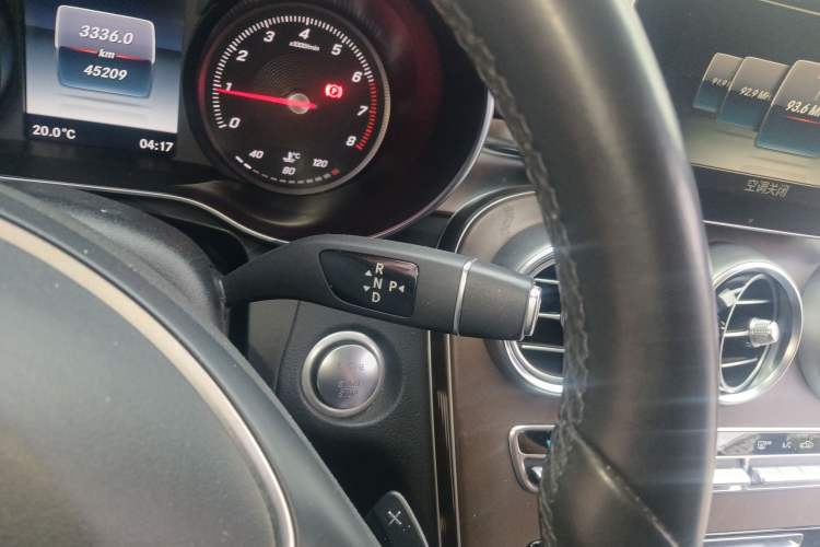 Used Mercedes-Benz GLC 2016 GLC 300 4MATIC Luxury Model
