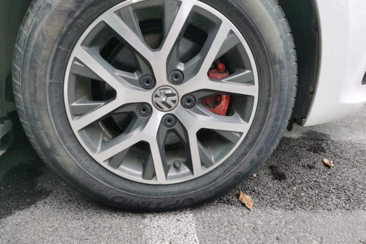 Used Volkswagen Polo 2016 1.4L Automatic Trendy Model Right Front Wheel Hub