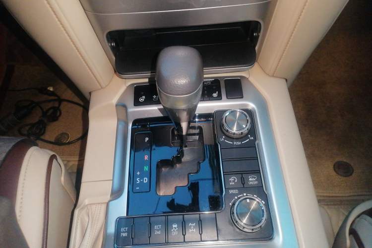 Used Toyota Land Cruiser 
