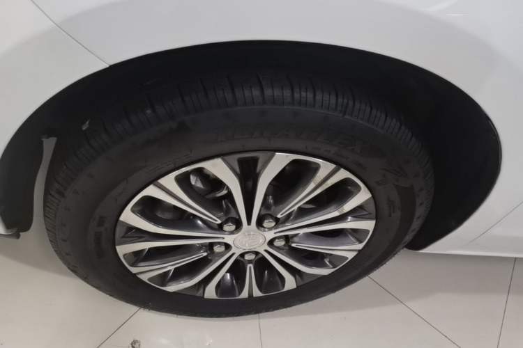 Used Buick GL8 2022 Land Cruiser Executive Class 652T Comfort Model
