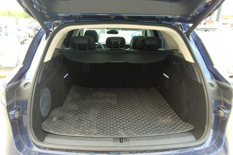 Used VOYAH FREE 2021 Four-Wheel Drive Standard Range-Extended Exclusive Luxury Package Trunk