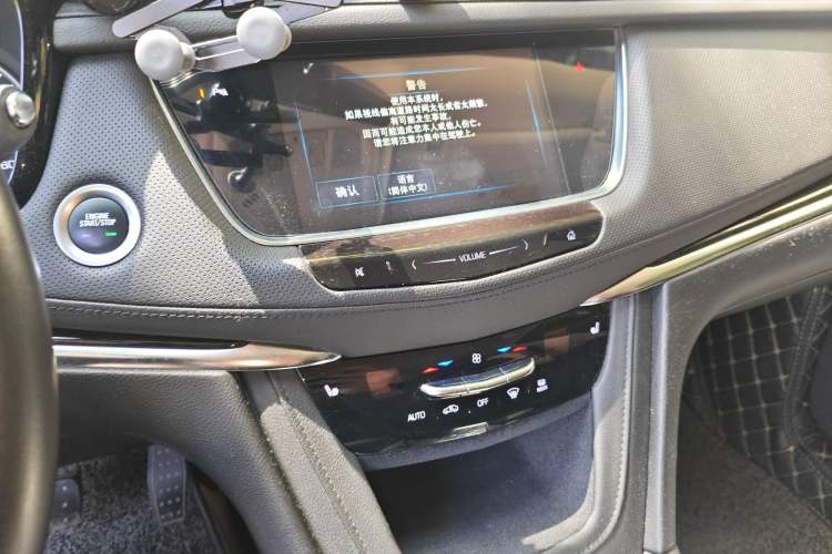 Used Cadillac XT5 2018 25T Luxury Model
