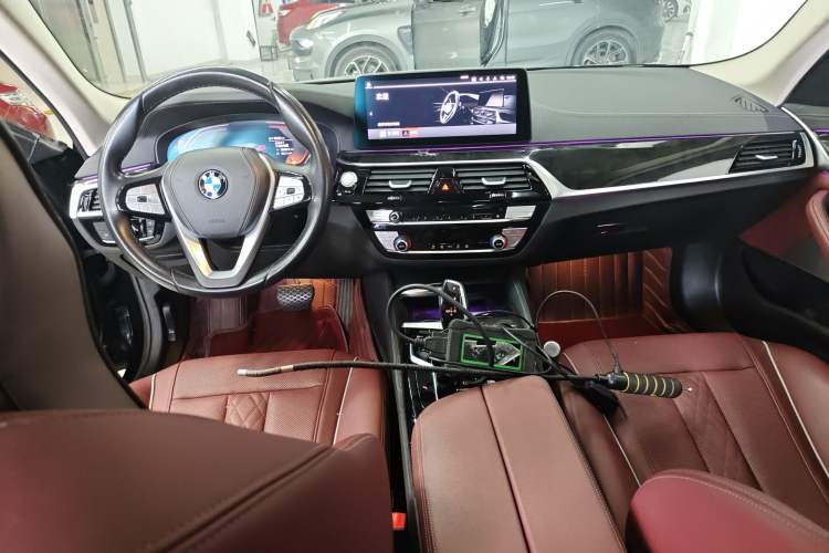 Used BMW 5 Series 2022 Second Facelift 525Li Luxury Package Center Console