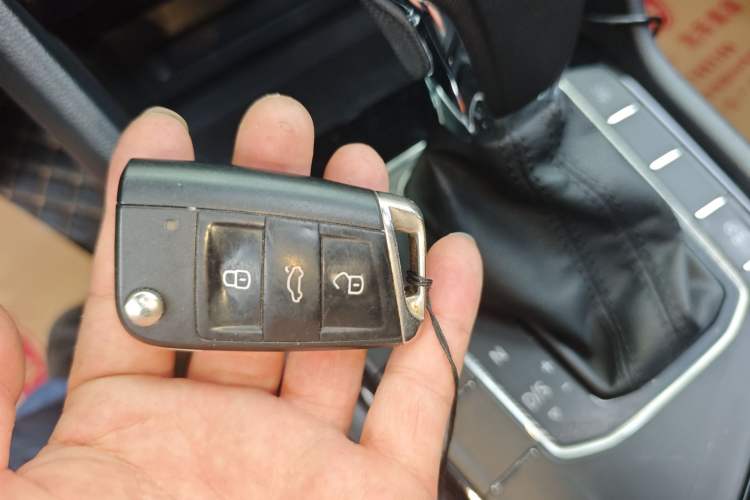 Used Volkswagen Tiguan L 2019 280TSI Automatic Two-Wheel Drive Panoramic Comfort Edition China V Standard Vehicle Key