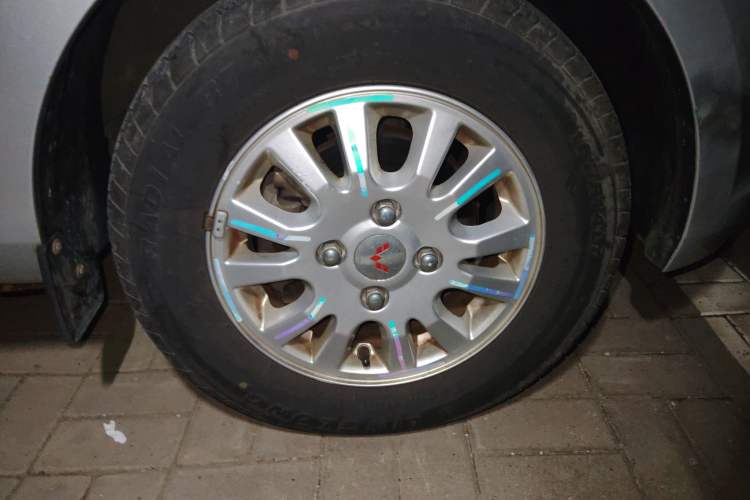 Used Wuling Rongguang V 2016 1.2L Standard Version
