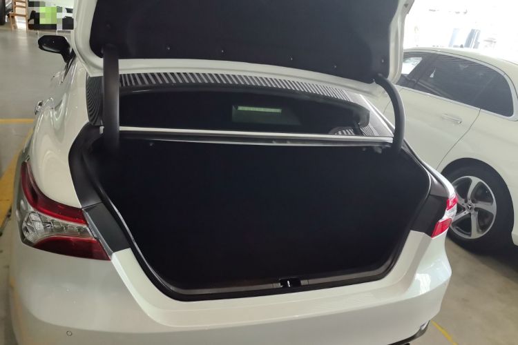 Used Toyota Camry 2018 2.5G Luxury Edition Trunk