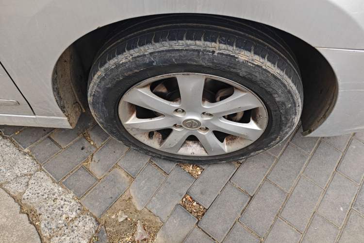 Used Nissan Sylphy 2009 1.6XE Automatic Comfort Edition Right Front Wheel Hub