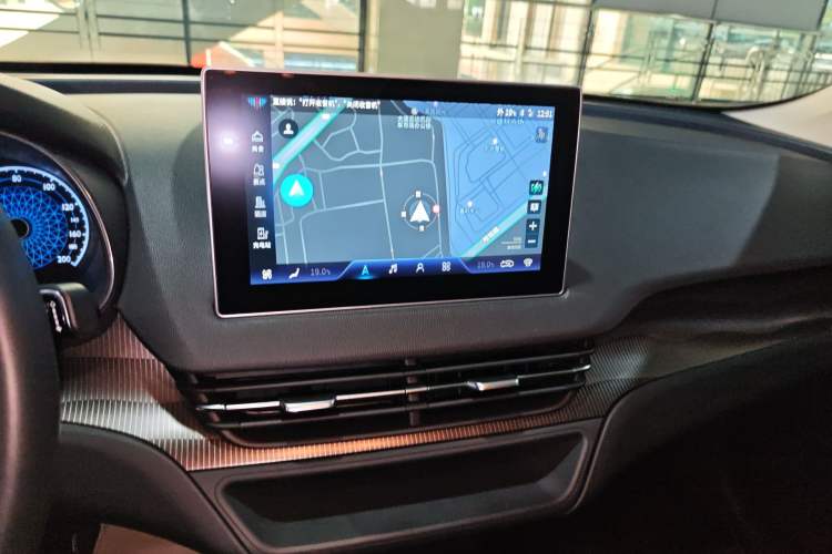 Used Hongqi E-QM5 2022 431 km Charge & Enjoy Edition
