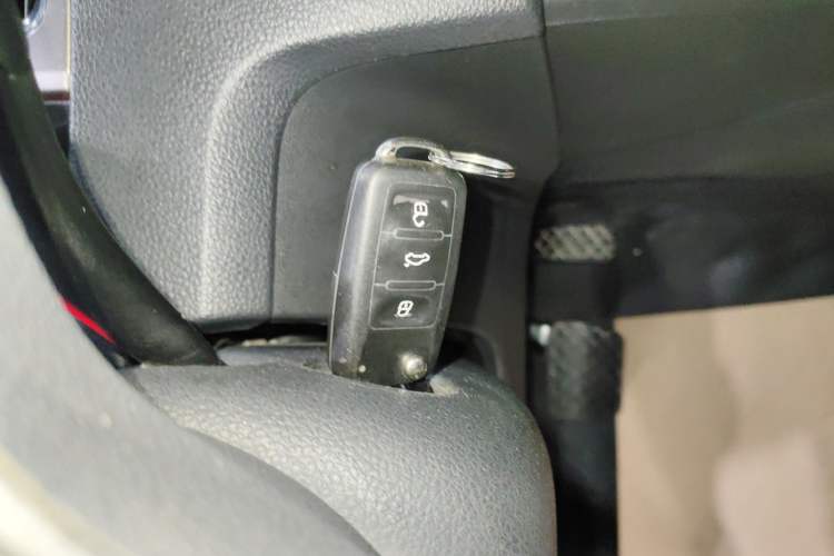 Used Volkswagen Santana 2015 1.6L Automatic Comfort Edition