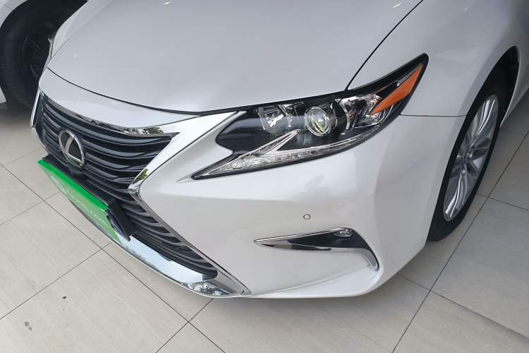 Used Lexus ES 2016 250 Midnight Special Limited Edition Left Front Headlight