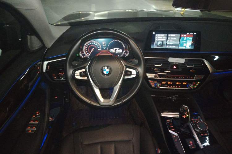 Used BMW 5 Series 2018 525Li Luxury Package Steering Wheel