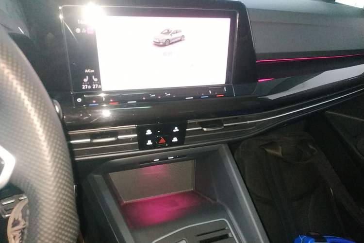 Used Volkswagen Golf 2023 Facelift 280TSI DSG R-Line
