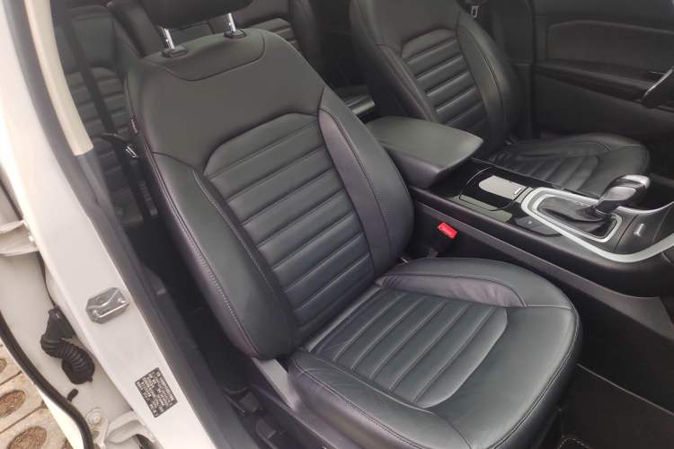 Used Ford Edge 2018 Facelifted EcoBoost 245 Two-Wheel-Drive Platinum Edition 5 Seats China V Emission Standard