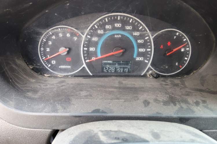 Used Wuling Rongguang V 2016 1.5L Standard Version Odometer Close Up