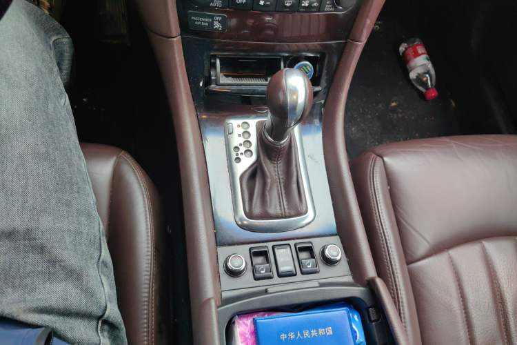 Used Infiniti EX 2013 EX25 Two-Wheel-Drive Luxury Edition Gear Lever