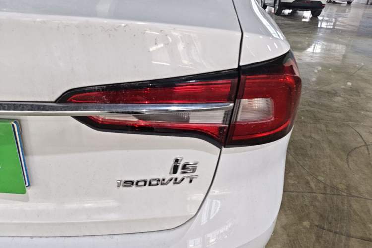 Used Roewe i5 2020 1.5L Manual 4G Connect Luxury Edition
